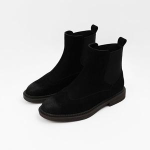 [신난다슈] 여성 앵클부츠 2cm 여자 숏 첼시 앵글 부츠 기모 스웨이드 통굽 BL255011 블랙