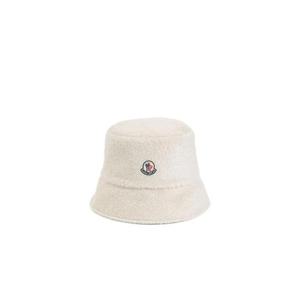 Moncler 로고 패치 버킷 모자 89AOF3B00017 050 TP959379075