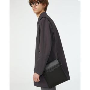 닥스 액세서리 남성 24FW 스테디셀러블랙 로고배색 나일론 크로스백 WBBA4F512BK