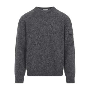 몽클레어 패치 포켓 울 스웨터 K20919C00012M3550