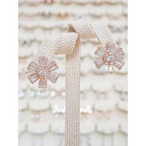 볼라레 세이브존01 보헴 스타일 큐빅 은침 귀걸이 spe949