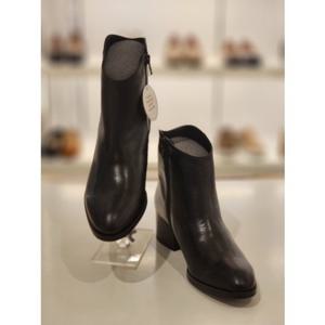 금강제화 원더스 여성 베이직 앵클 부츠 블랙 CLABOC2110WWONK1