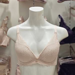 [트라이엄프] 드리밍 딥브이 레이스 브라 TEWBR111 BE