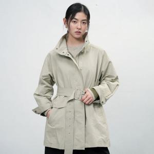 WOMAN 하이넥 사파리 하프 자켓 [LIGHT KHAKI] / WBE3L09504