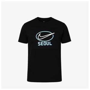 [나이키 국내매장판] NSW CITY SEOUL 남성 반팔티 IB8034-010