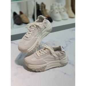 [한슈]코비 배색 통굽 스니커즈 앞0.6/굽5.5cm AHS99b018jz