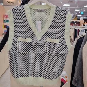 라티움(Destijl) HC34 봄,가을 간절기브이넥베스트 D2511Vt02