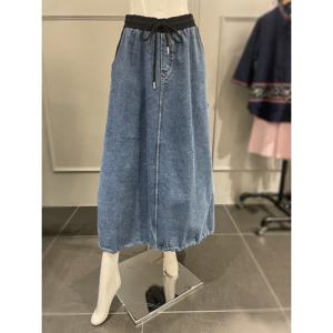 르니앤맥코이 밑단 스트링 데님 배색 스커트 (MM05SK400HJY)