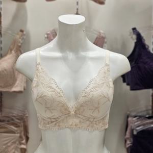 [트라이엄프] 수입 아쿠아 러쉬 볼륨 몰드 노와이어브라 TCES169049 CS