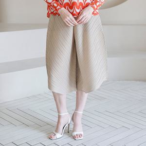 [요이츠]7부 사선 플리츠 와이드 팬츠_YJ04WNPSL04