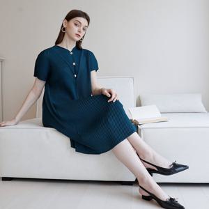 [요이츠]V라인 다이애그널 플리츠 드레스_YJ05WNPOP05_DG1