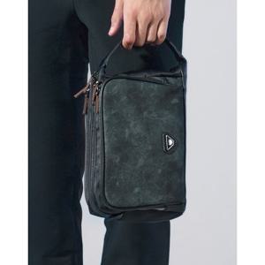 닥스 골프 25FW INHERITANCE 블랙 스모그 패턴 파우치 DGGF5F853BK