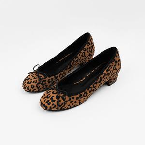 [신난다슈]여성 구두 펌프스 힐 3cm 여자 리본 플랫 발편한 통굽 낮은굽 ST257912레오파드