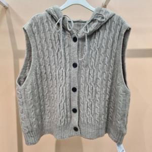 라티움 HC34 품편한 세로꽈배기 앞오픈형 짧은후드 니트조끼 T2543VT04