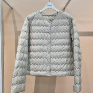 라티움 HC34 초경량 덕패딩 물결라인 노카라경량덕패딩 T2543jk07