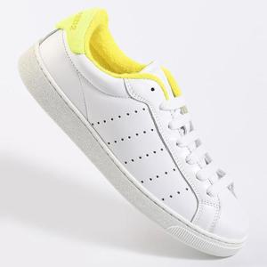 디스퀘어드 여성 스니커즈 화이트 SNW0403 06500286 M1382