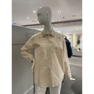 르니앤맥코이 꽃 비즈장식 블라우스 (MM04BL512HJY)