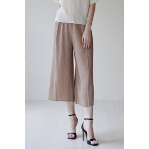 [요이츠]다이애그널 플리츠 크롭 와이드 팬츠_YJ05WNPSL01_BE1