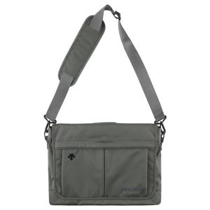 데상트 스포츠베이직 심플 메신저백 SP323UBG77KHK