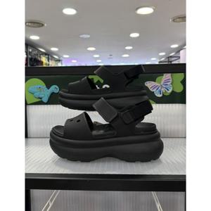 [크록스 슈즈]소호 와이 샌들 211755-001 블랙