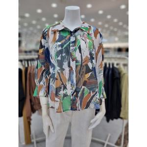 [더아이잗]루즈핏 프린트 블라우스 IN7BL277941_DJ