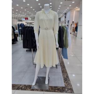 [더아이잗]쉬폰 프릴넥 플레어 원피스 IN5OP11640_DJ