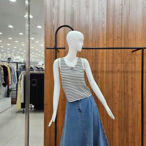 [지컷]지컷 로고 자수 슬리브리스 니트 탑 722525060099_DJ