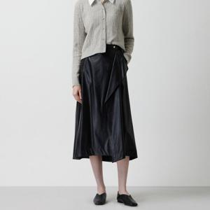 [주크] 페이크 레더 랩 스커트 Z254MSD004