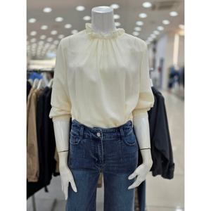 [더아이잗]프릴 하이넥 블라우스 IR9A0BL081610