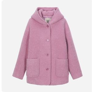 [써스데이아일랜드](T258MCT232W)포인트 단추 후드형 코트