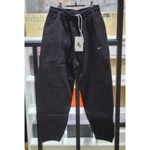 나이키 NRG 솔로 스우시 플리스 팬츠 블랙 화이트 DA0330-010