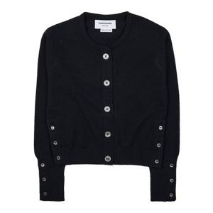 [톰브라운] 여성 캐시미어 크롭 가디건 FKC521A Y2001 001