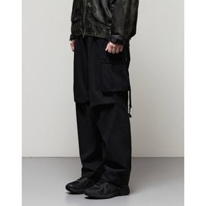 일꼬르소 25SS DRY COOL 원 턱 카고 파라수트 팬츠 블랙 IEPA5E008BK