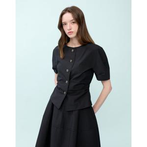 질스튜어트 뉴욕 여성 25SS 스테디셀러 블랙 셔링장식 면혼방 반팔블라우스 WJBL5B420BK