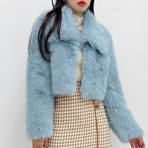 [금찌]금찌 카라 크롭 페이크퍼 자켓 JK7589