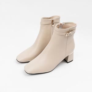 [신난다슈]여성 앵클 부츠 힐 6cm 숏 앵글 부츠 소가죽 발편한 쿠션 통굽 GDR253084 베이지