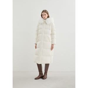 [게스]여성 폭스퍼 글램 롱다운(YP4W5876)