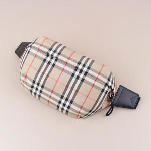버버리 빈티지 체크 범백 미디엄 벨트백 8010430 A5373