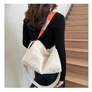 UC-0121 캔버스가방 크로스백 커플메신저백 여름가방 왕골가방 봄가방 뜨개가방 핸드메이드