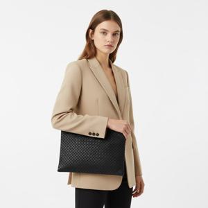 보테가베네타 522430 V3UN1 1275 미듐 클러치 블랙 (522430 V001N 1000) 배송