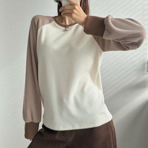 [올리비에스클로젯] 믹스 배색 나그랑 니트티셔츠_O2512TS216D