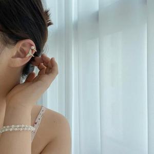 아트박스/이룸 큐빅 엔젤 펄 이어커프 귀찌 귀걸이