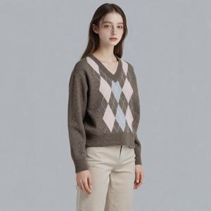 부루앤쥬디 아가일브이넥니트 BOSAPO513A