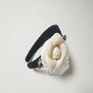 [어썸] 유니크 여자 트위드 모직 까멜리아