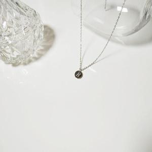 심플 모던 실버 이니셜 각인 써클 코인펜던트 목걸이z