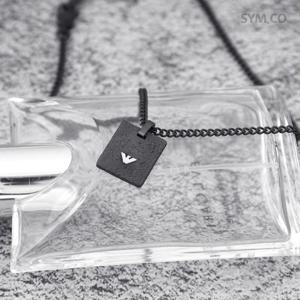 알마니 EGS2941 독수리 엠블럼 무광 블랙 사각 펜던트 빈티지 남자 스틸 목걸이 d