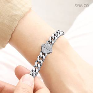 알마니 EGS3132 독수리 엠블럼 데일리 실버 톤 캐쥬얼 남자 실버 팔찌 d