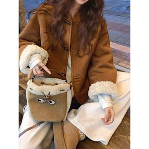 [카라]KARRA 노카라토글무스탕자켓_A5W0662