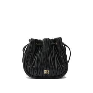 미우미우 여성 블랙 가죽 미니 버킷백 5ND022AFPPF0002