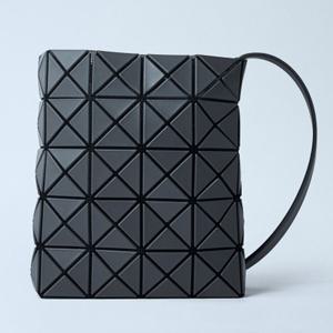 25 FW 바오바오 이세이미야케 Prism 프리즘 매트 타일 숄더백 챠콜 BB58AG506 14